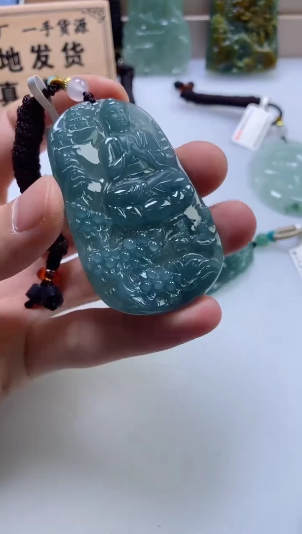 翡翠挂件未镶嵌