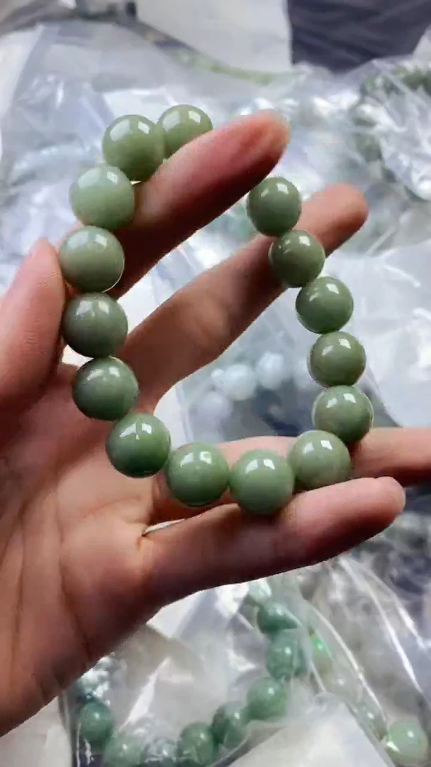 定制翡翠未镶嵌珠串