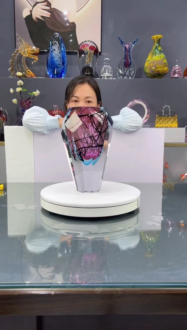 手工艺品琉璃    水晶琉璃花瓶1个