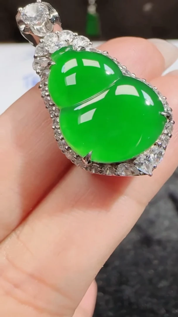 定制翡翠未镶嵌翡翠吊坠109