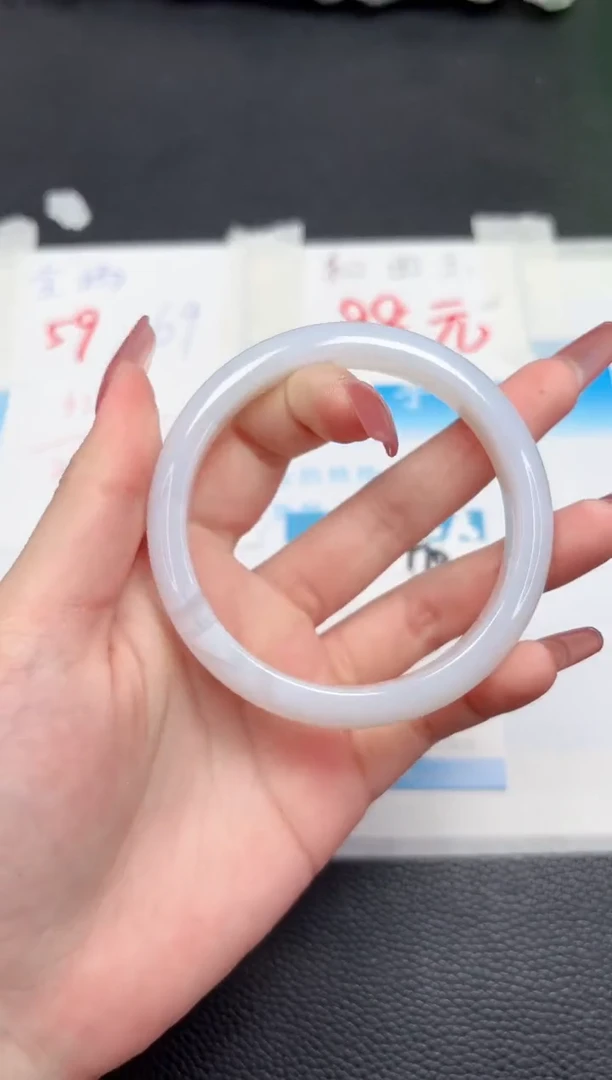 【闪购商品】石英质玉手镯未镶嵌170-61.9