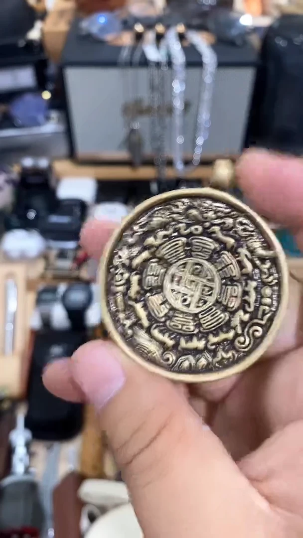 瓷片闪购商品  如图所示