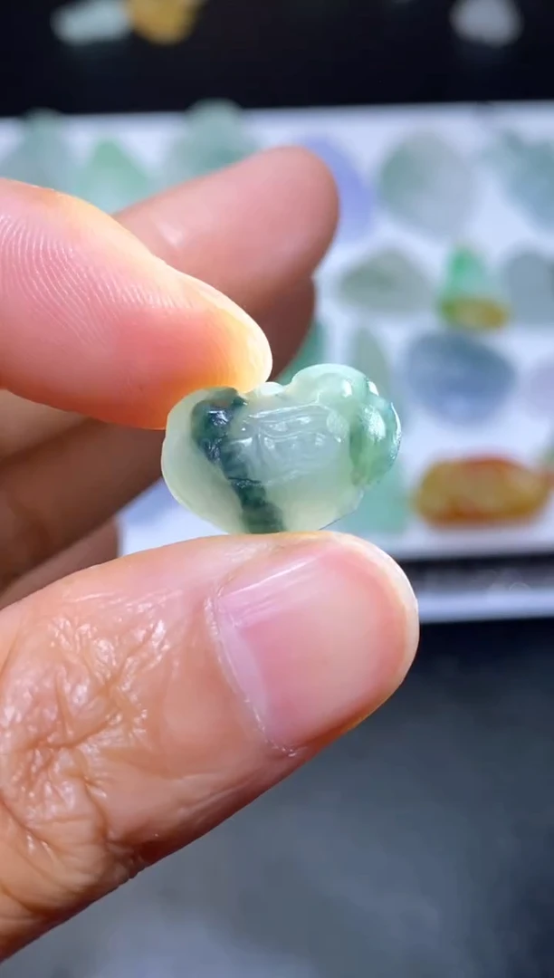 【闪购商品】定制翡翠未镶嵌翡翠毛货~