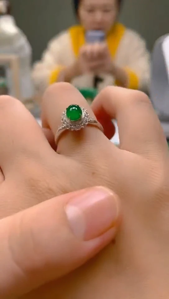 【闪购商品】翡翠颈饰18K金镶嵌天然翡翠A货，支持复检