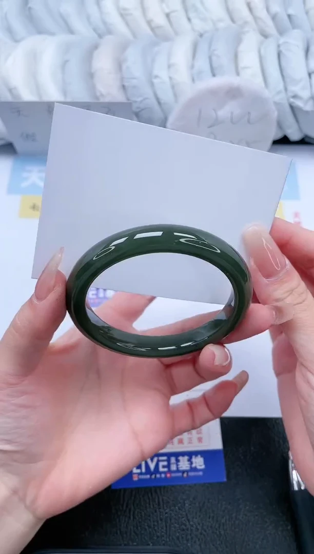 【闪购商品】和田玉手镯未镶嵌T265-57