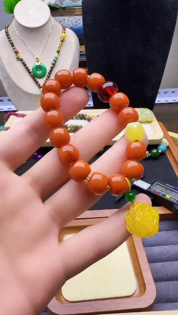 14K金镶嵌蜜蜡手链S119