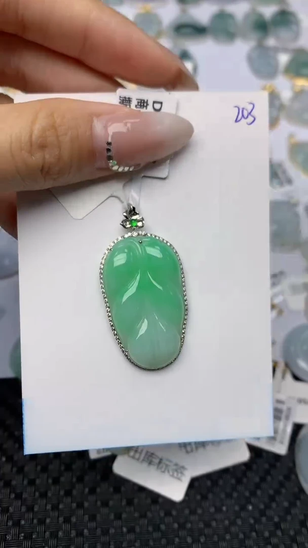 【闪购商品】翡翠颈饰18K金镶嵌天然翡翠A货