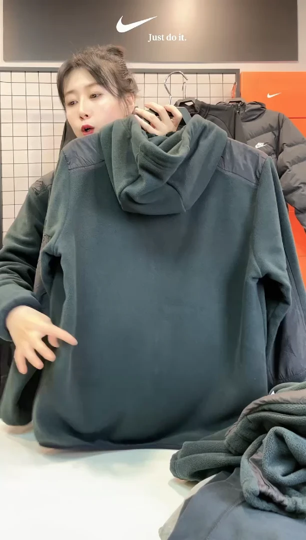 4883 黑色摇粒绒L码130-150斤 不退换