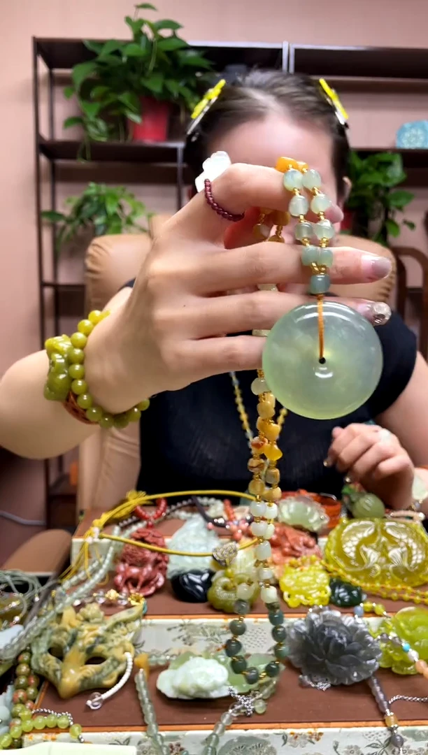未镶嵌岫玉吊坠·