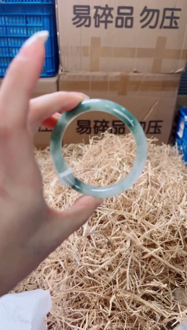 未镶嵌手镯石英质玉T-1223