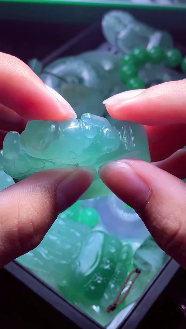 未镶嵌定制翡翠风*?毛货翡翠定制