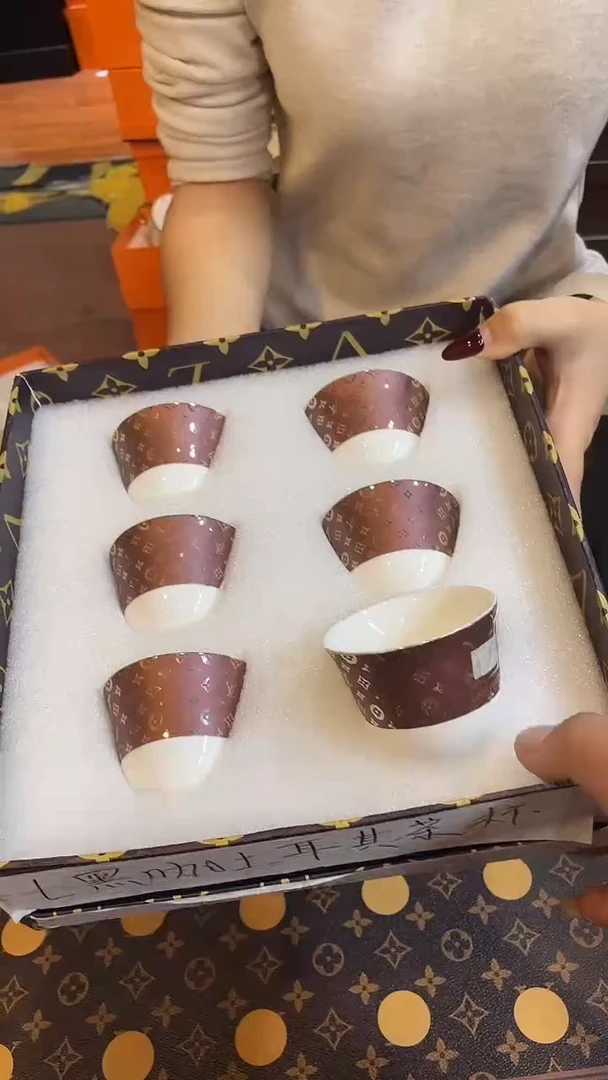 杯鸿辉家品牌瓷器，京东包邮！