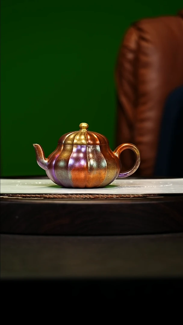 宜兴原矿高端紫砂 鎏金幻彩烧180cc