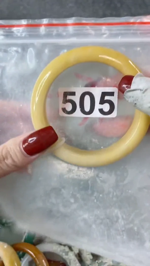 【闪购商品】石英质玉手镯未镶嵌58+505