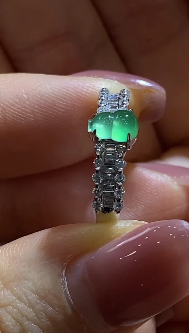 颈饰18K金镶嵌翡翠收到货48小时鉴赏期（超时不退不换）新年配饰