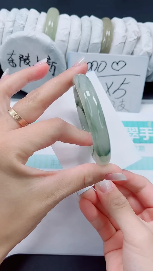 石英质玉手镯未镶嵌27/53