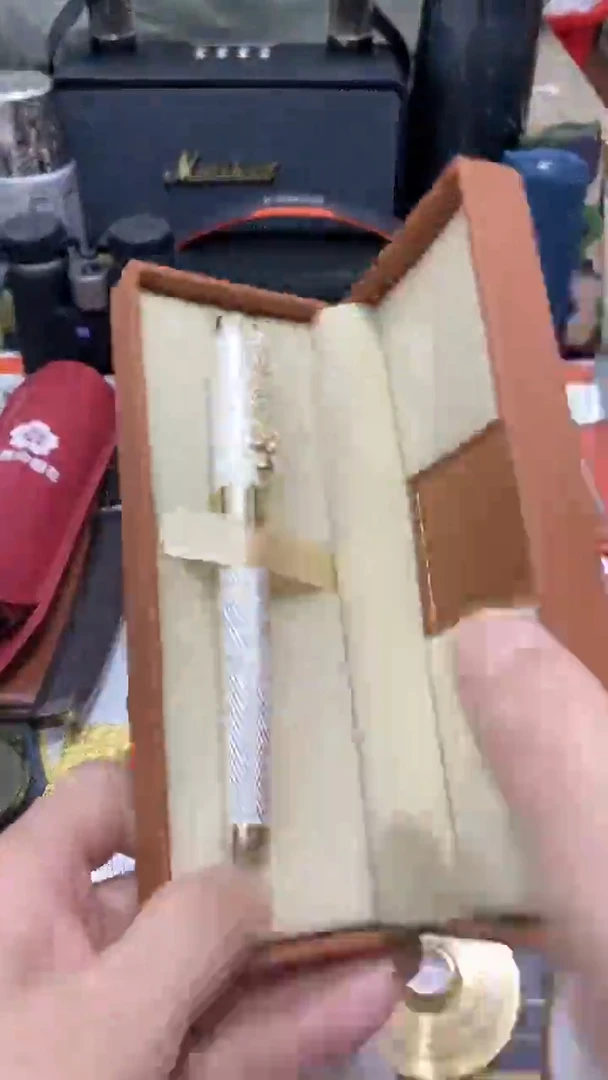 瓷片闪购商品 如图所示