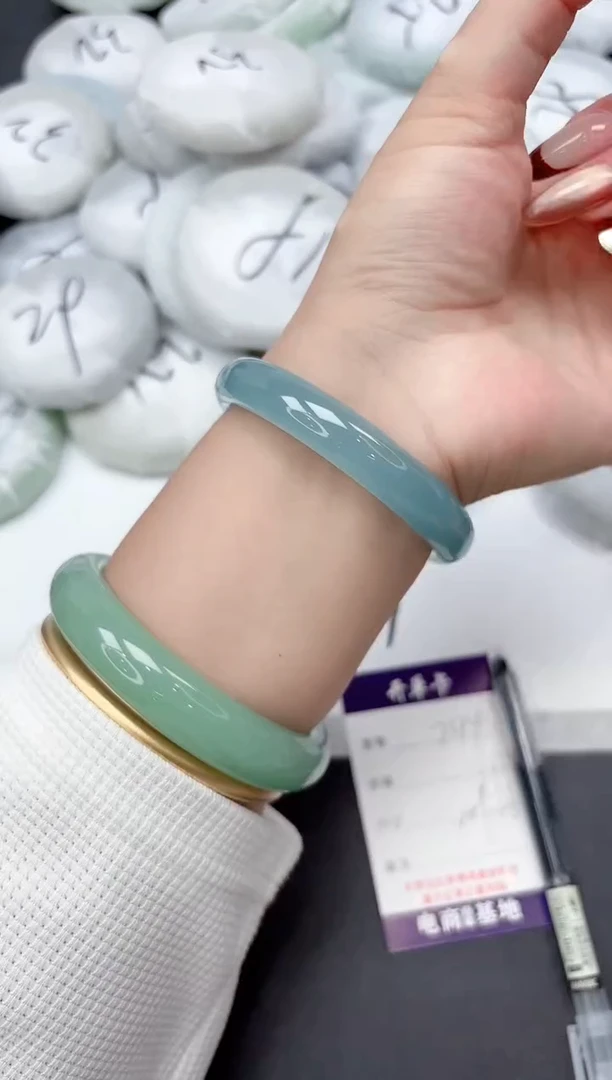 未镶嵌手镯石英质玉244-59.6