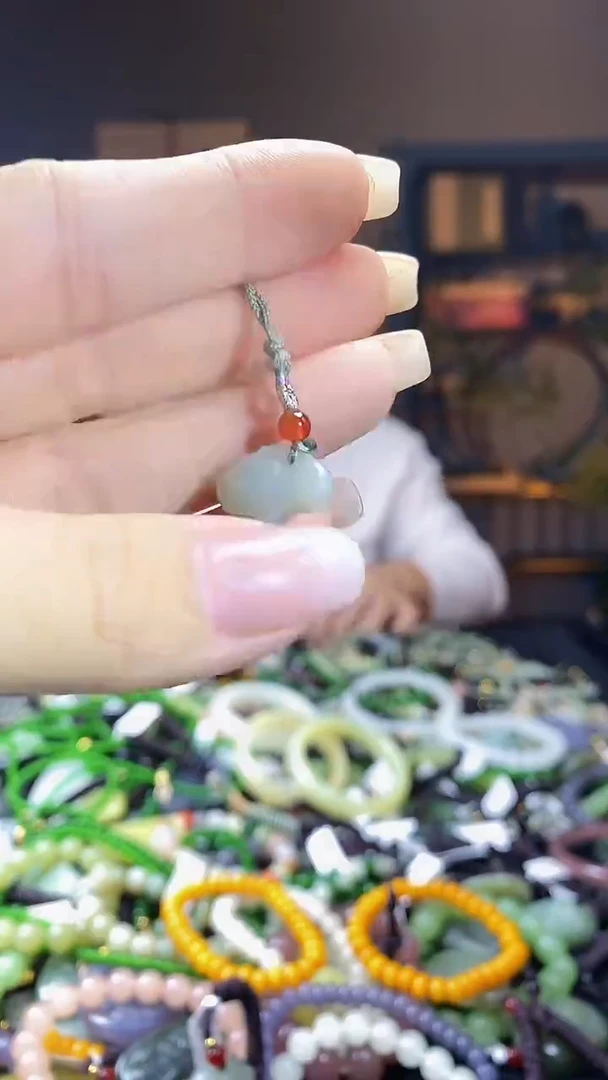 颈饰未镶嵌和田玉多样性发货，拍一发一