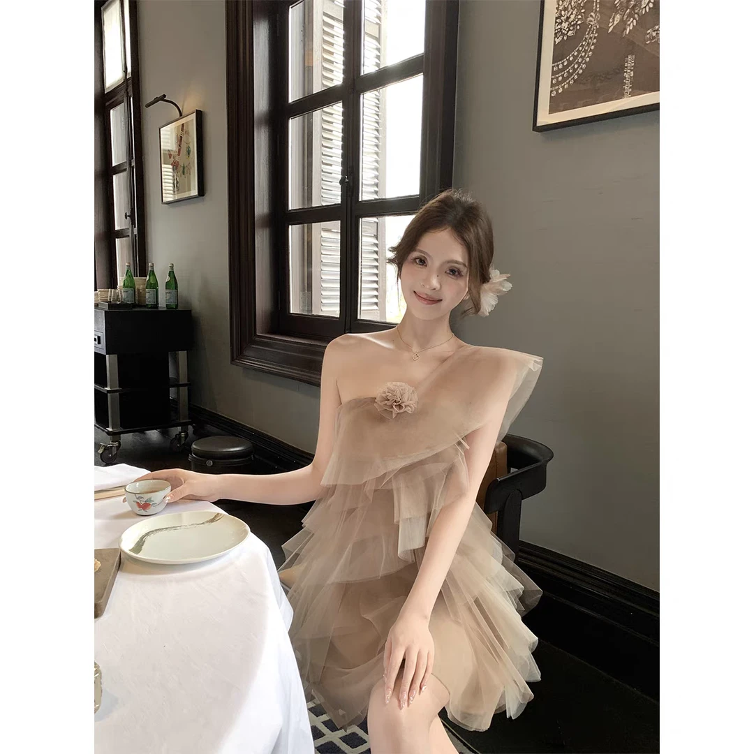 【心动muse】2025夏季新款设计感气质斜肩多层网纱花朵连衣裙短裙女