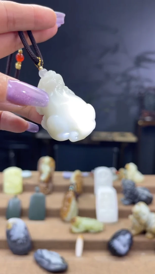 颈饰未镶嵌和田玉1