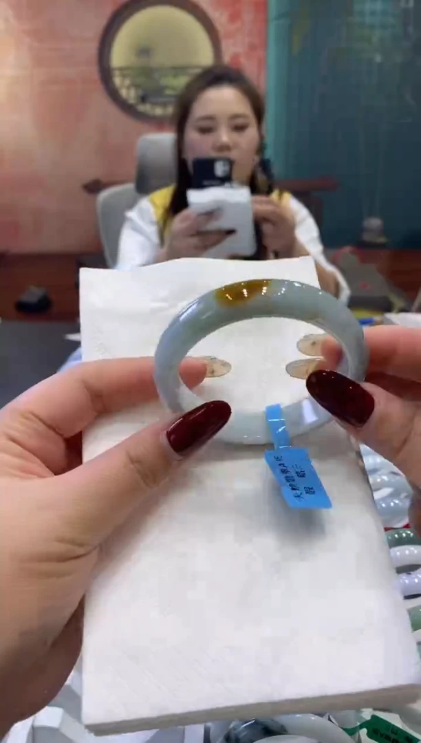 【闪购商品】翡翠手镯未镶嵌多人0017955