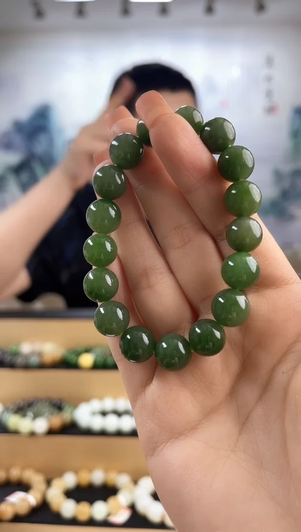 手串未镶嵌和田玉11+mm左右碧玉