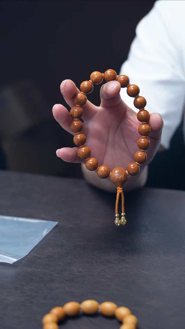 橄榄核手串/手链正圆无相佛手持