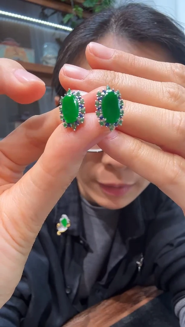 18K金镶嵌翡翠耳饰00005500