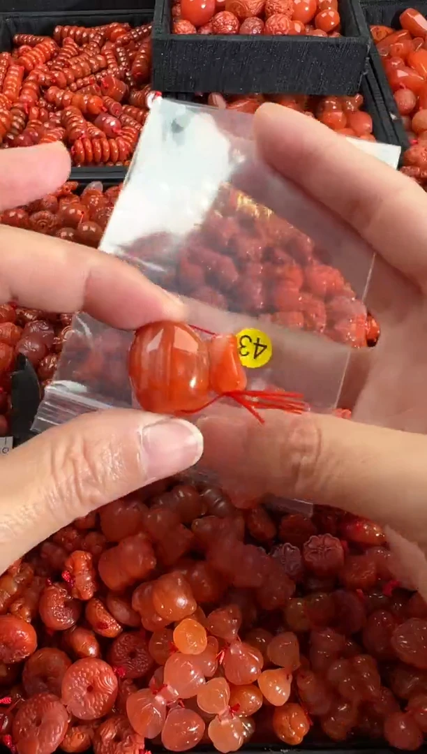 【闪购商品】南红玛瑙颈饰未镶嵌1