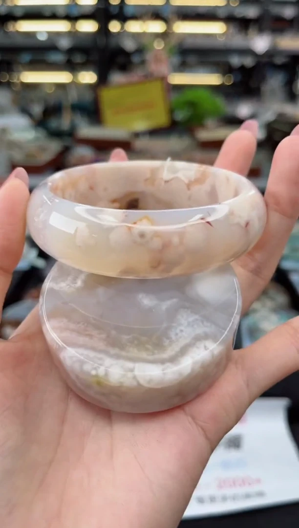 【闪购商品】石英质玉手镯未镶嵌60圈口（赠品镯心）1646565