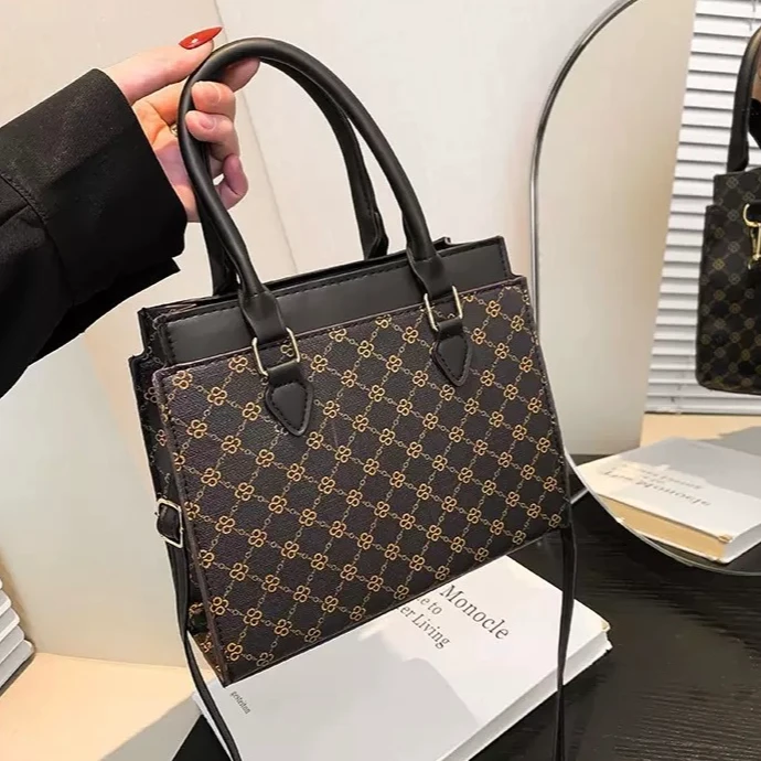 新款2025春季轻奢复古氛围感小众女包