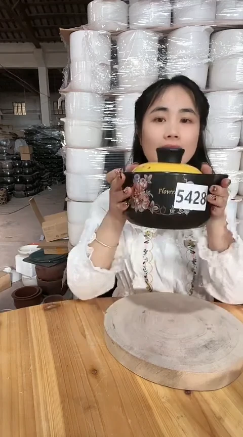 陶5428瑕疵1.0黑锅带盖不圆