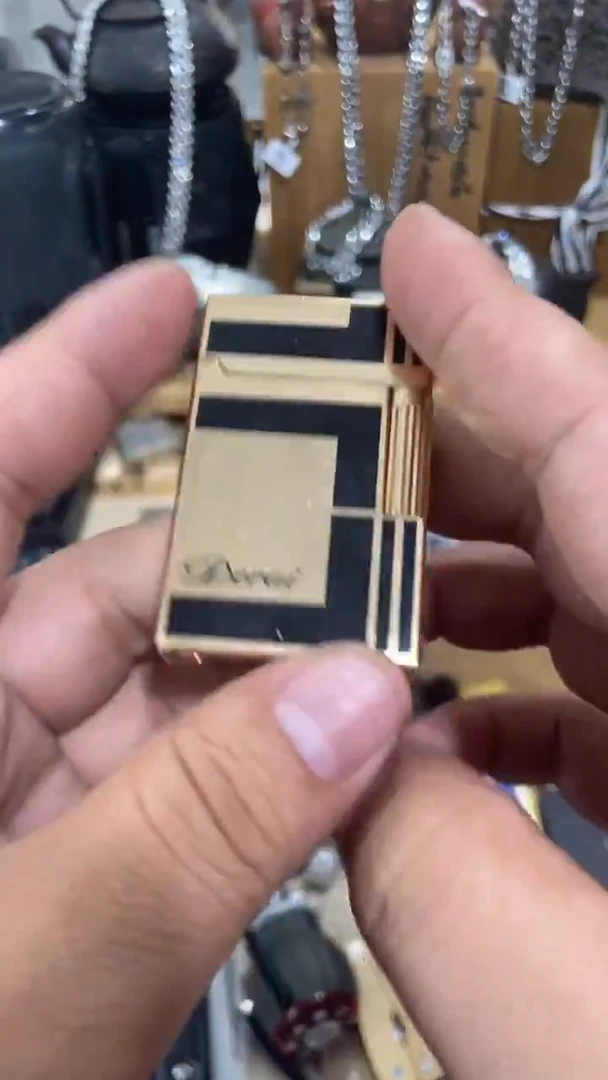 瓷片闪购商品  如图所示