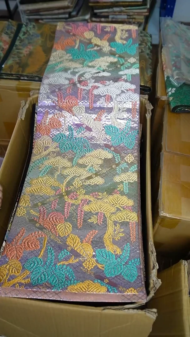 织绣6佐玻理缀花卉
