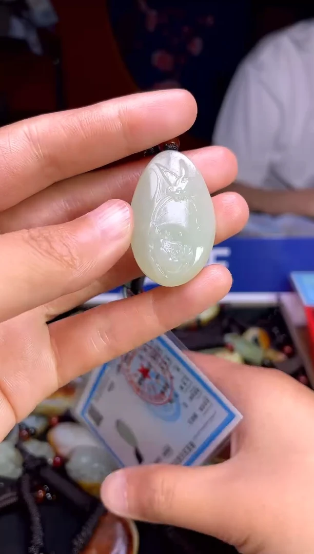 和田玉未镶嵌颈饰1