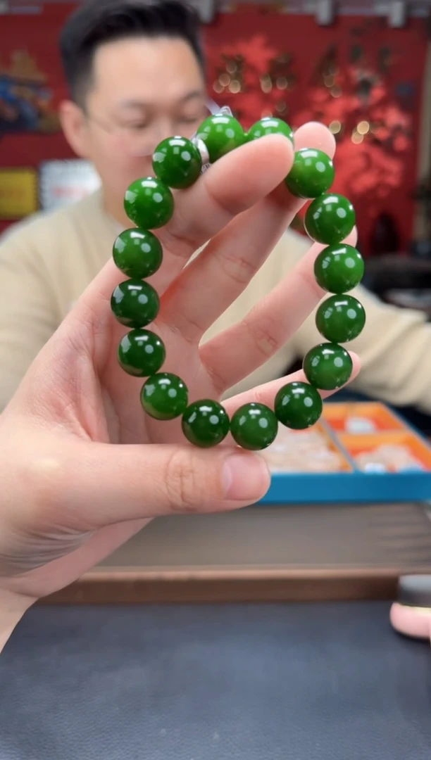 【闪购商品】和田玉手串未镶嵌碧玉菠菜绿单圈手串