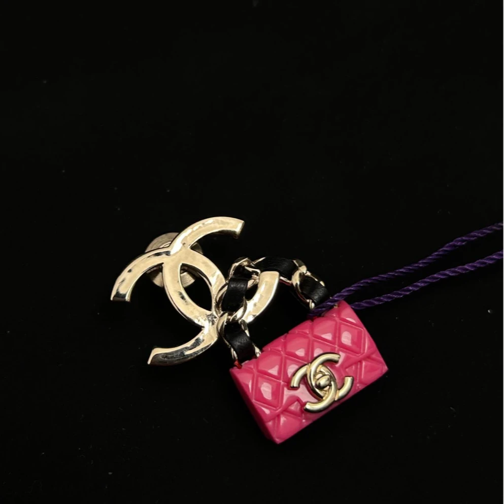 95新 Chanel/香奈儿 粉色书包双C胸针
