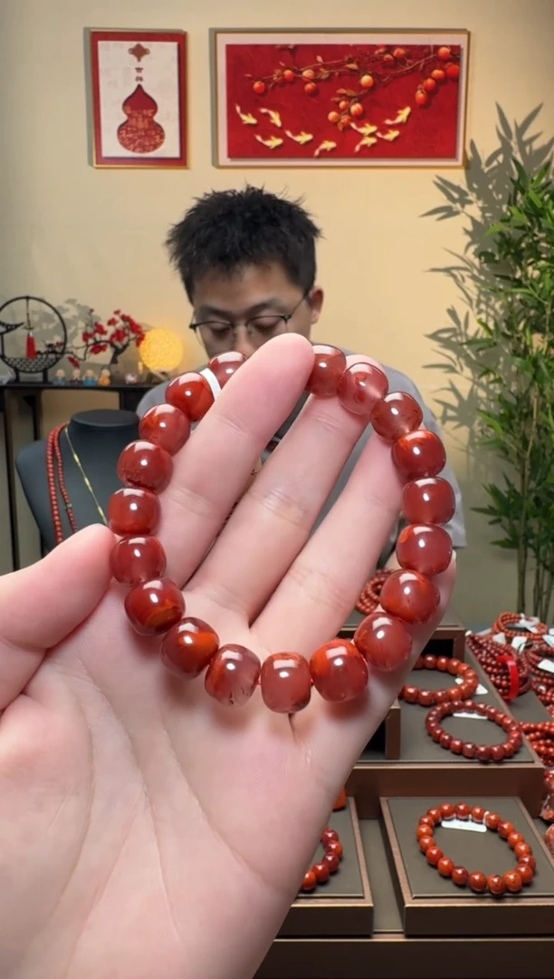 南红玛瑙手串未镶嵌一条约11mm 多样性发货