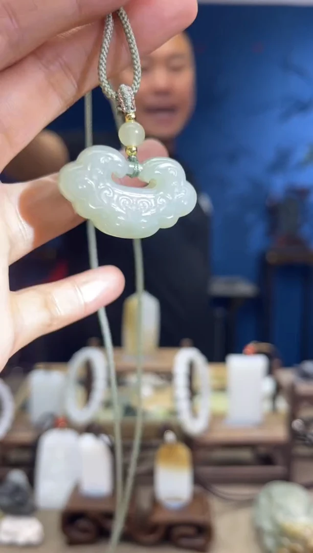 和田玉未镶嵌颈饰1