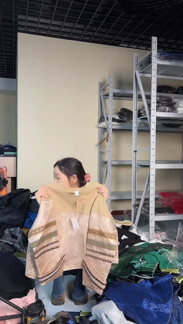 香槟色卫衣m