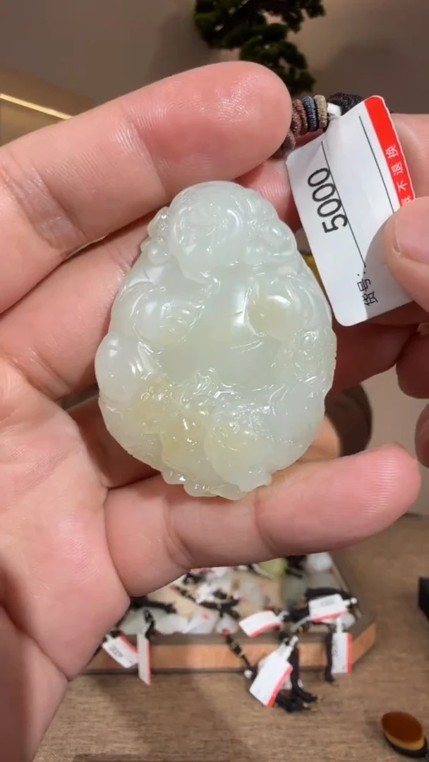 颈饰未镶嵌和田玉1