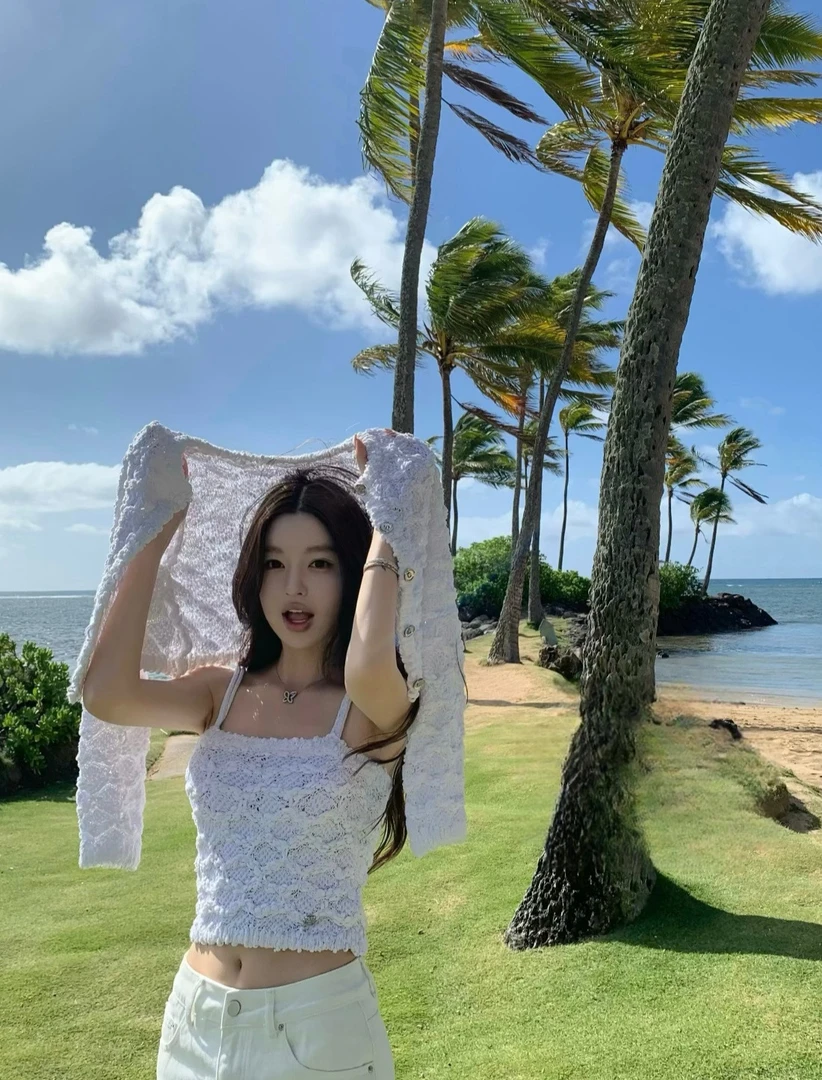 2025夏季新款小众设计感小香风针织镂空编织蕾丝吊带+针织开衫女