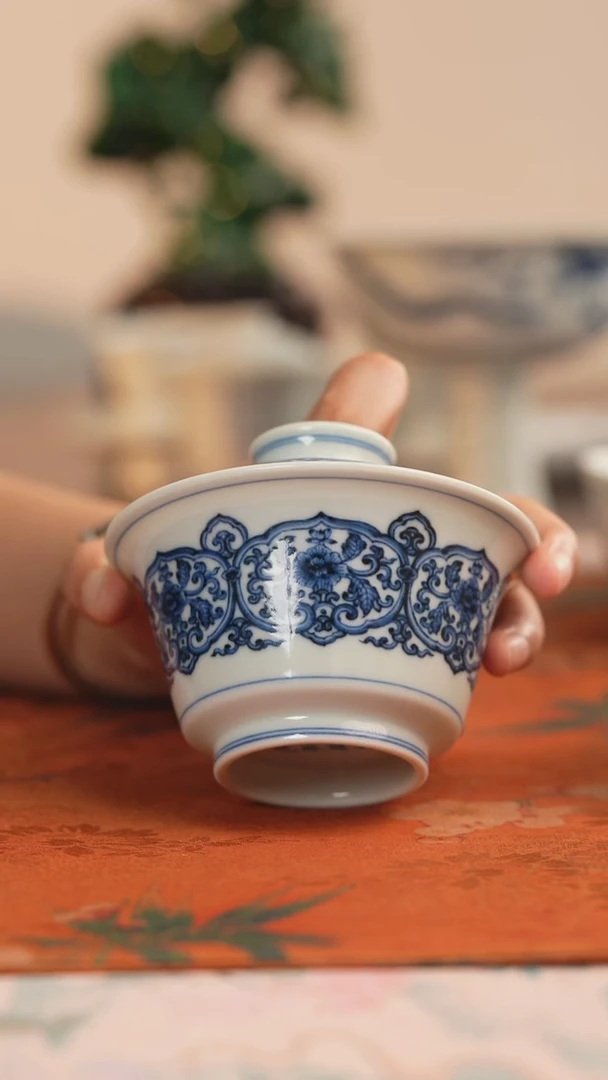 王琳窑宝相花马蹄盖碗