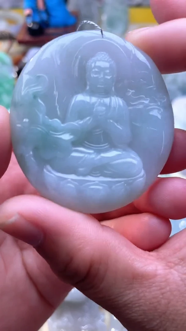 翡翠未镶嵌颈饰释迦摩尼