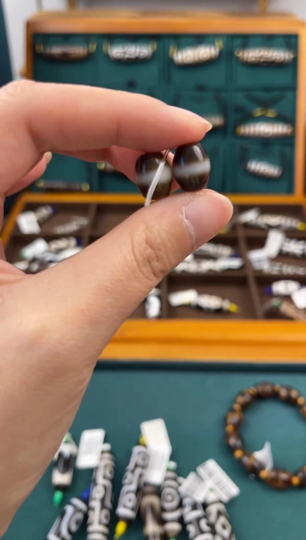 玛瑙/玉髓（覆膜）颈饰未镶嵌26.微瑕随机发货