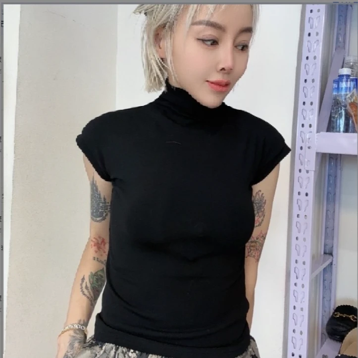 潮流款黑色半高领短袖a