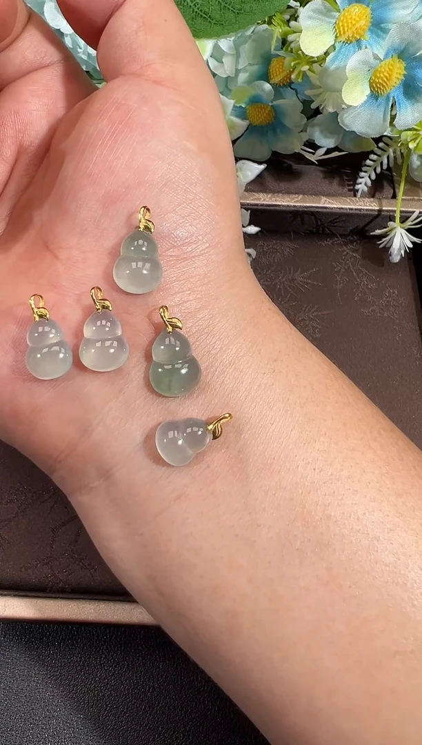 翡翠18K金镶嵌吊坠(不含链)葫芦（多样性其一）