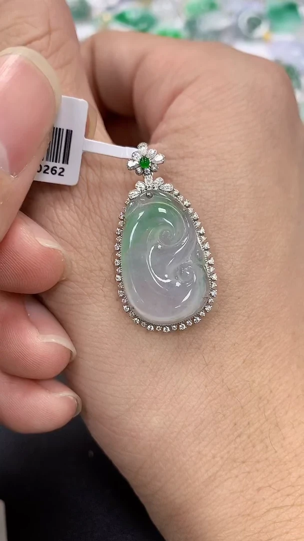 颈饰18K金镶嵌翡翠a货假一赔三支持复检百元上9元证书费自理