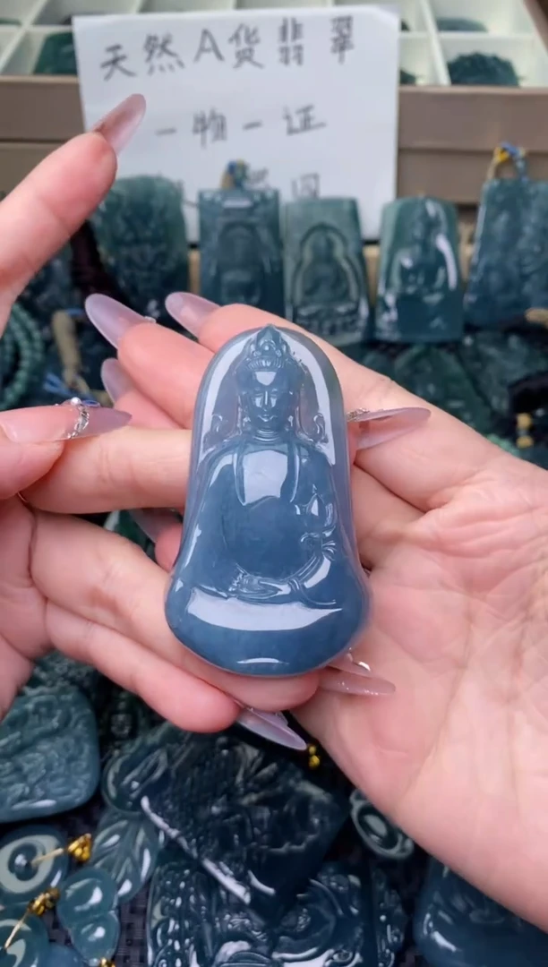 翡翠未镶嵌颈饰